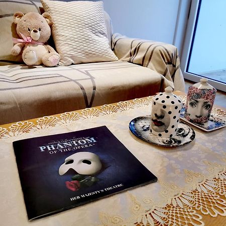 Homestay Room With Stunning Thames River View Лондон Екстериор снимка