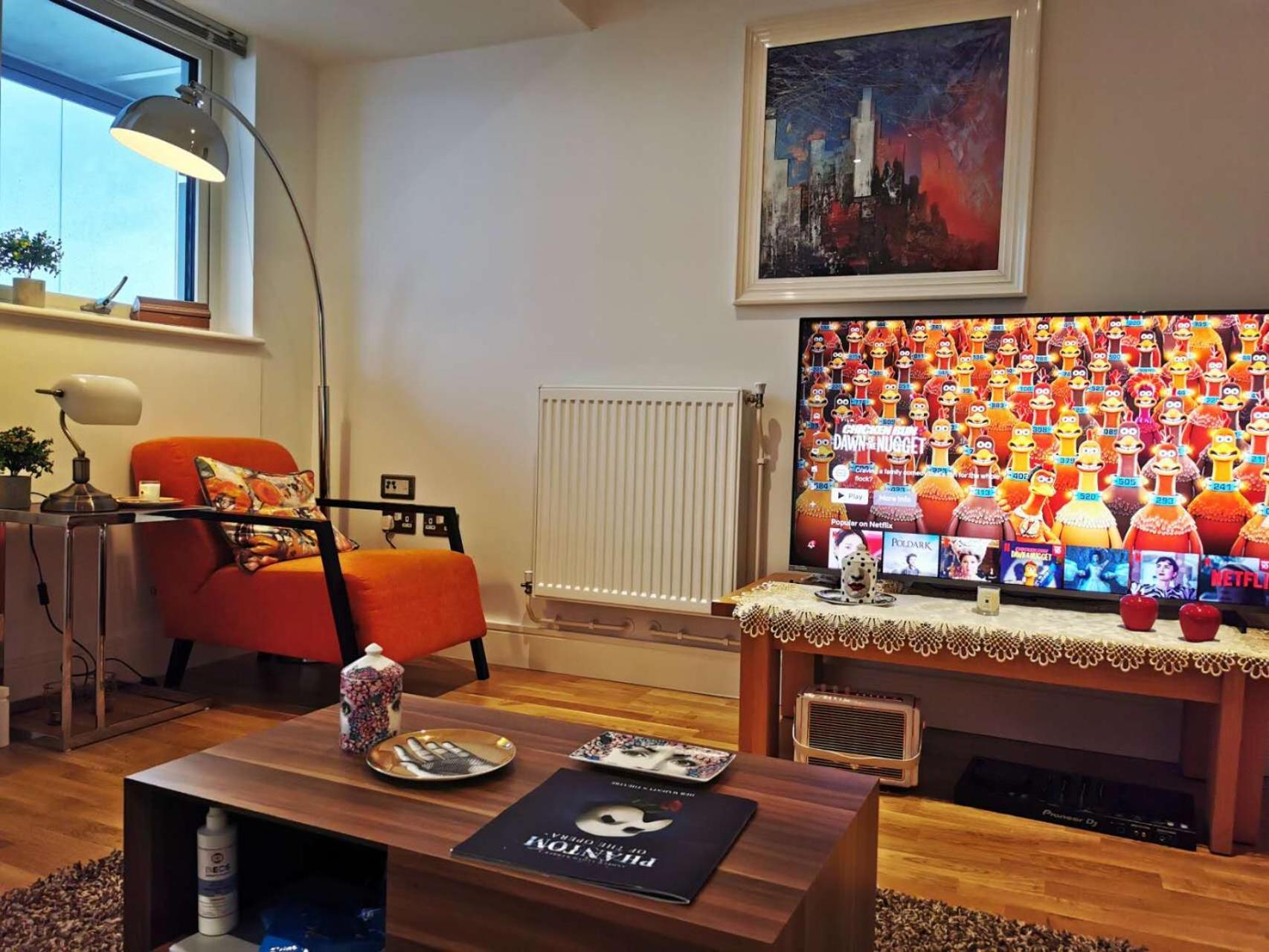 Homestay Room With Stunning Thames River View Лондон Екстериор снимка